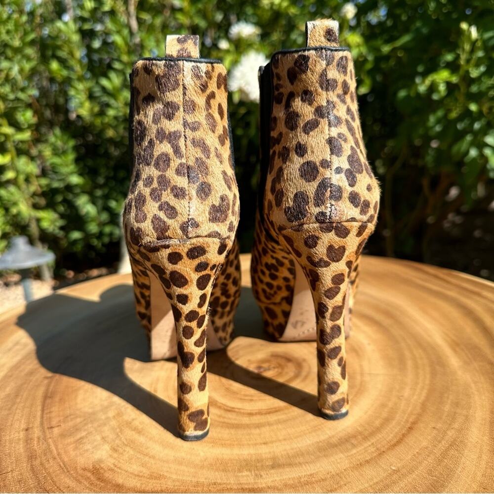 VINCE CAMUTO Leopard Print Cow Hair Leather Platform Boots Size 6 - Picture 6 of 9